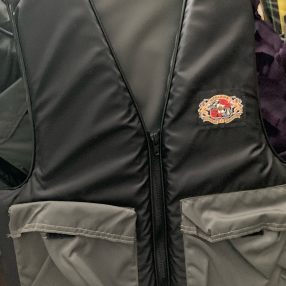 2 Stearns life jackets Adult s/m & l/xl EUC - Picture 2 of 5